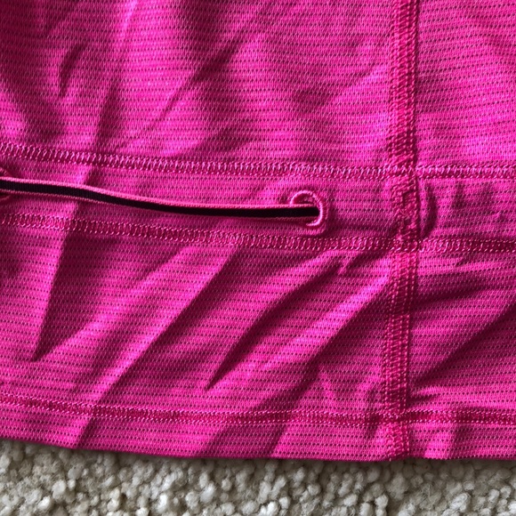 Lululemon Hustle & Bustle Yoga/Run Raspberry top Size 6 - Picture 7 of 16